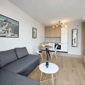 Elegant 3city With Parking In By Renters Apartament