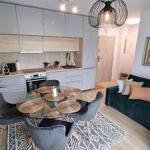 Młody - Bezpłatny Parking, Mocne Wifi, Dobre Połączenia Z Lotniskiem, Udogodnienia Dla Dzieci Apartament