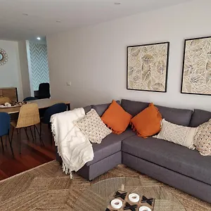 https://cristinas-2-bedroom-apartment-canico.madeira-islandshotels.com